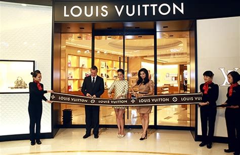 louis vuitton vietnam giá|louis vuitton vietnam website.